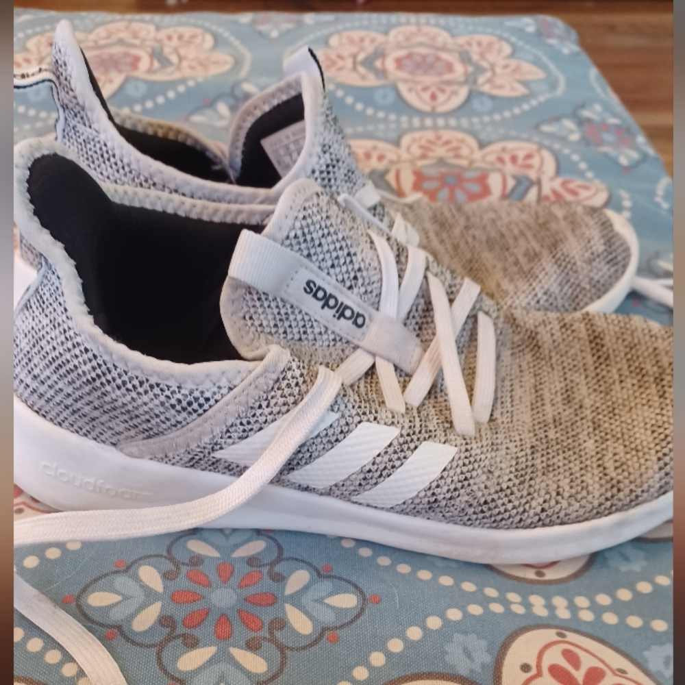 Women's shoes